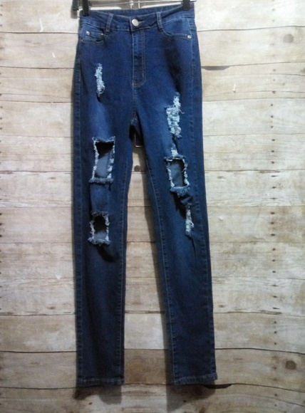 Blue Bob jeans with distressed front legs - Picture 1 of 8